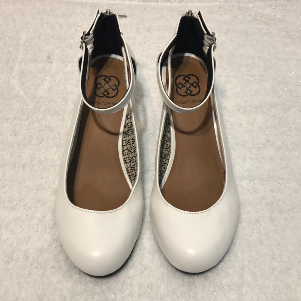 White Wedged Daisy Fuentes Heels